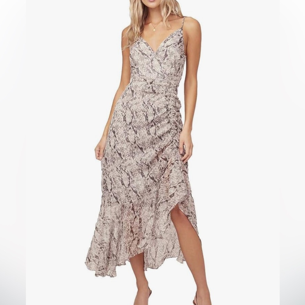ASTR the Label Ruched Midi Dress